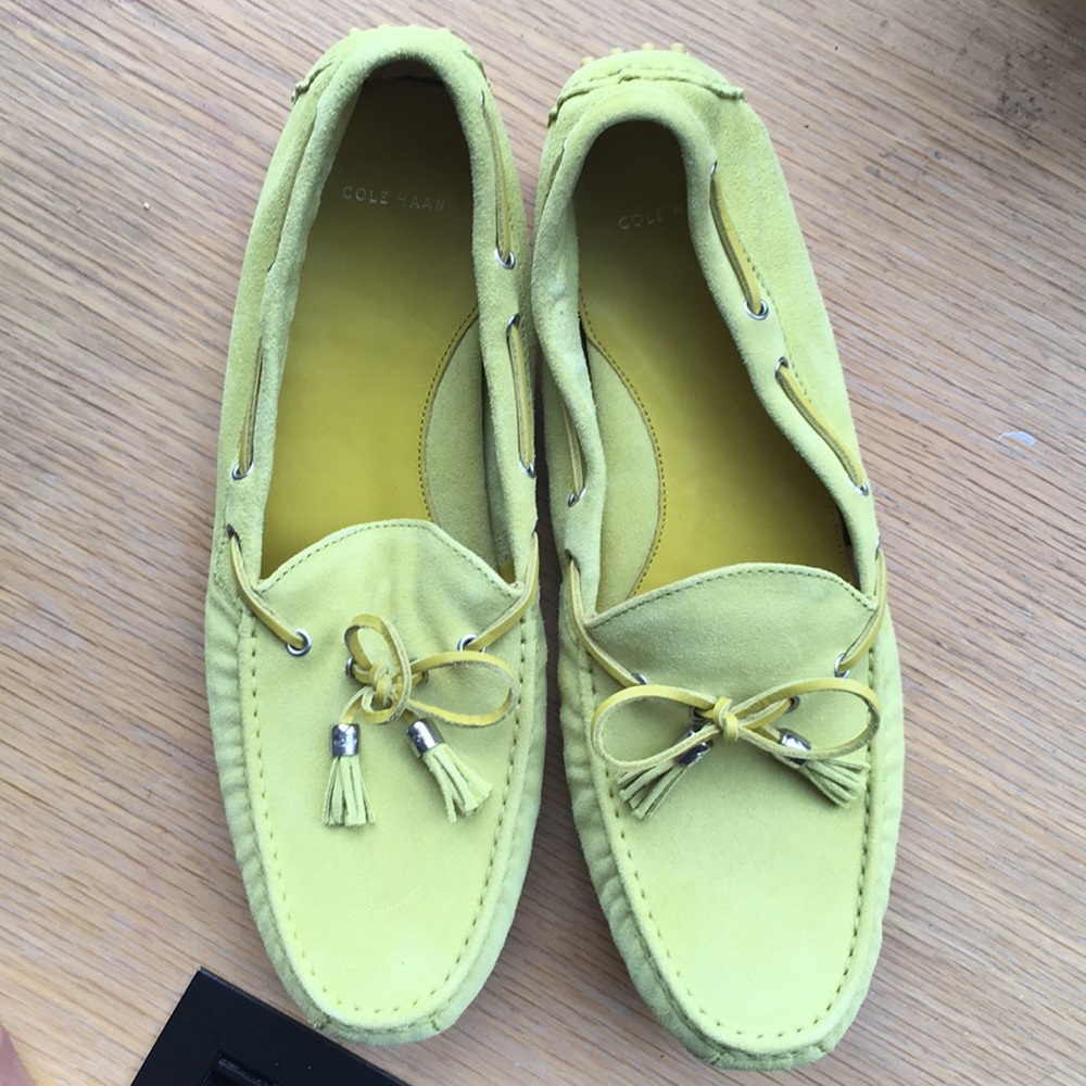Canary yellow sued car shoes with leather interior - Picture 2 of 7